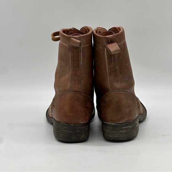 Soho Lab Leather Boots. Size 8.5 - Picture 5 of 10